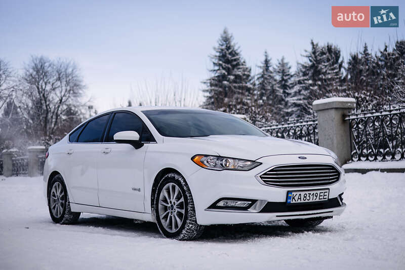 Седан Ford Fusion 2017 в Умані