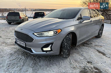 Седан Ford Fusion 2020 в Малине