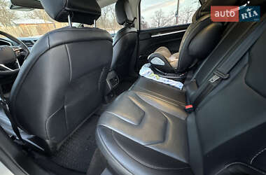 Седан Ford Fusion 2020 в Малине