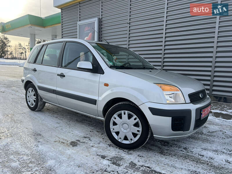 Хэтчбек Ford Fusion 2006 в Шостке
