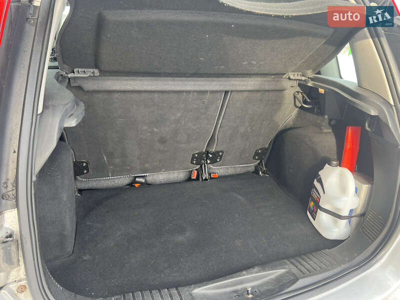 Хэтчбек Ford Fusion 2006 в Шостке