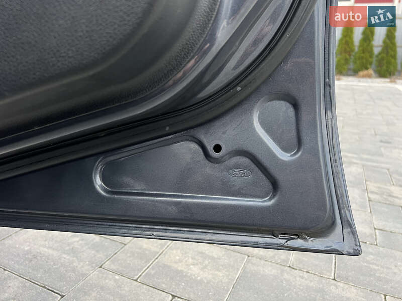 Хетчбек Ford Fusion 2009 в Луцьку