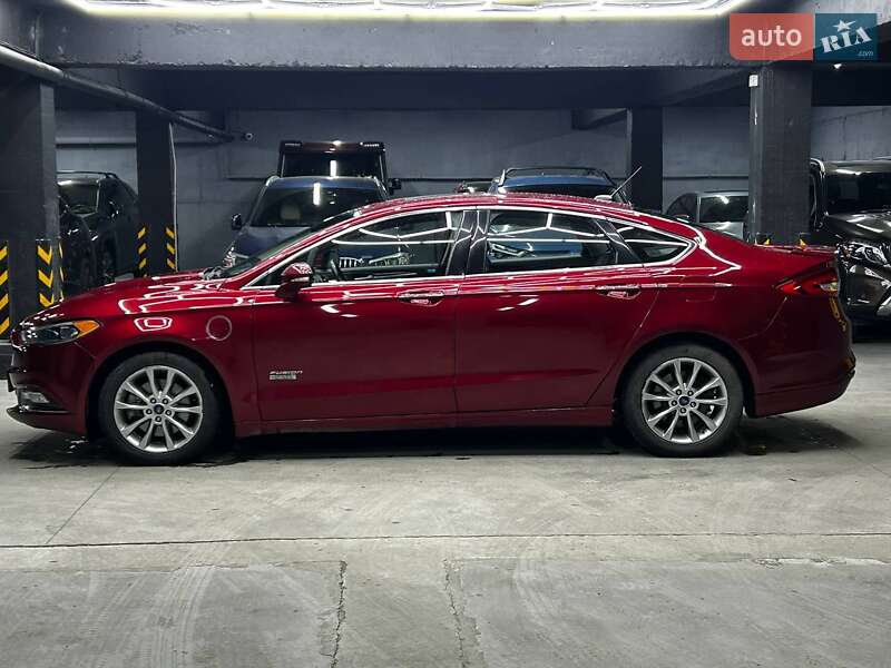 Седан Ford Fusion 2016 в Чернівцях