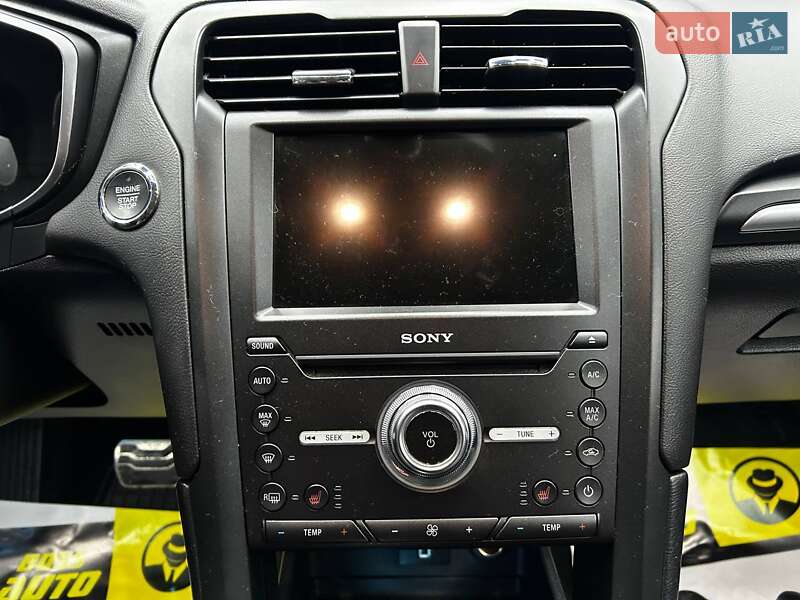 Седан Ford Fusion 2016 в Чернівцях