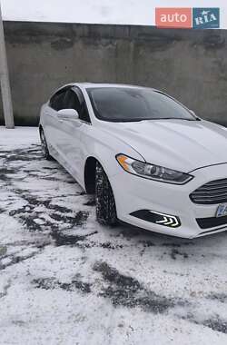 Седан Ford Fusion 2016 в Ужгороді