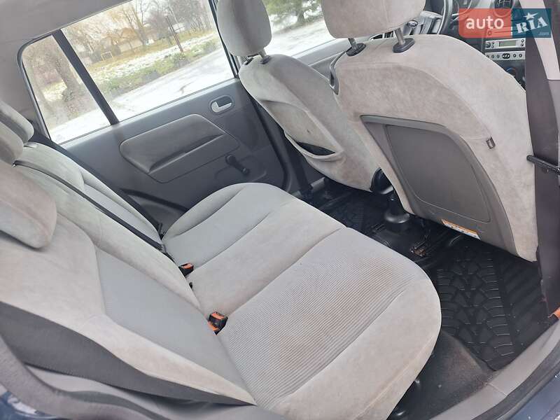 Хетчбек Ford Fusion 2003 в Чернівцях фото 22 Хетчбек Ford Fusion 2003 в Чернівцях