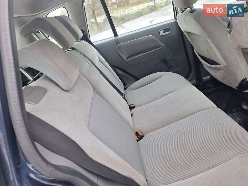 Хетчбек Ford Fusion 2003 в Чернівцях фото 23 Хетчбек Ford Fusion 2003 в Чернівцях