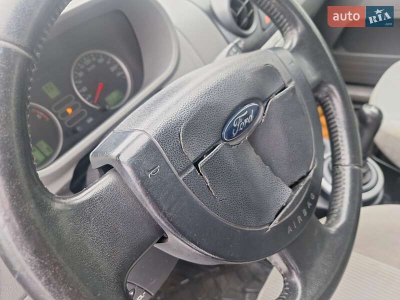 Хетчбек Ford Fusion 2003 в Чернівцях фото 38 Хетчбек Ford Fusion 2003 в Чернівцях