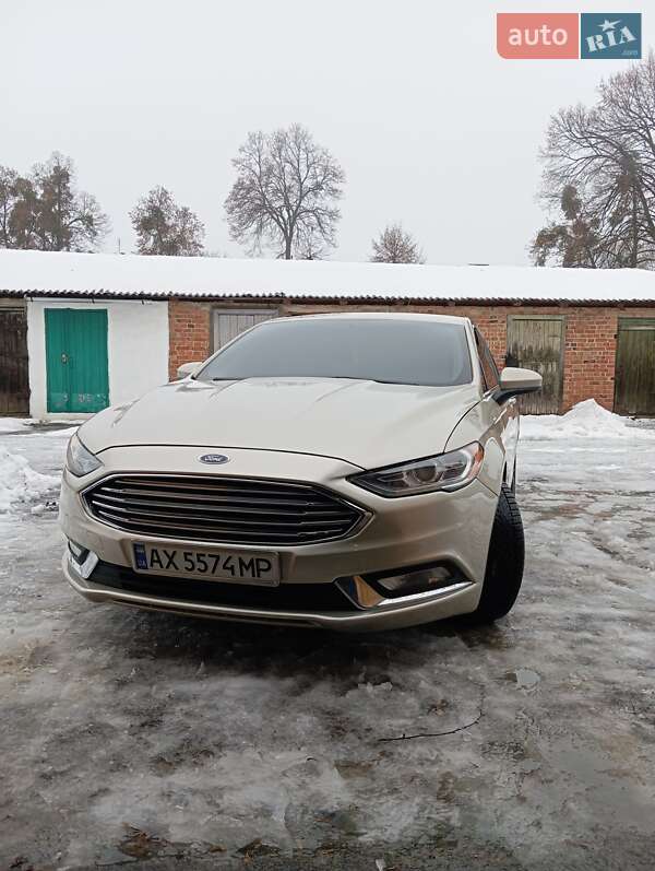 Седан Ford Fusion 2016 в Валках