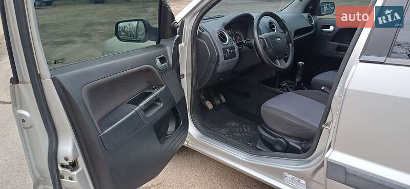 Хэтчбек Ford Fusion 2006 в Кропивницком