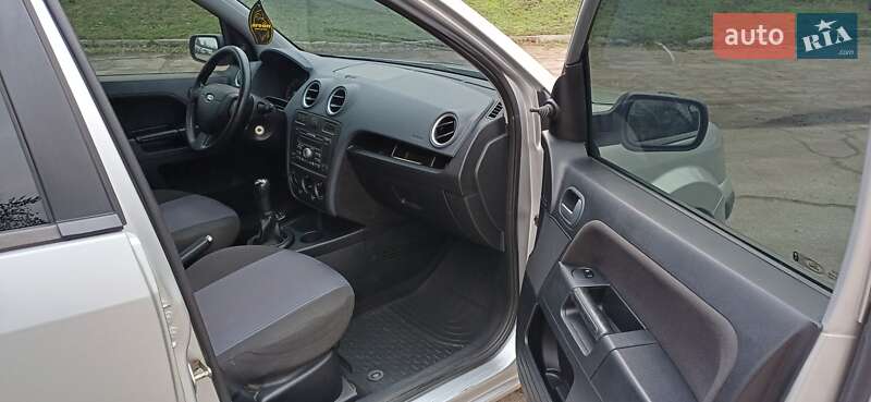 Хэтчбек Ford Fusion 2006 в Кропивницком