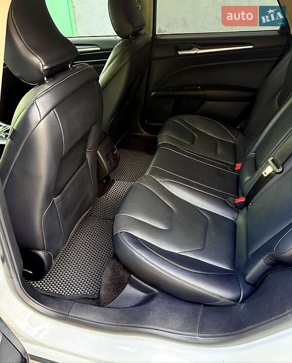 Седан Ford Fusion 2017 в Одесі