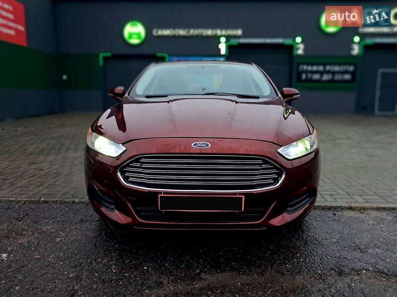 Седан Ford Fusion 2015 в Запоріжжі