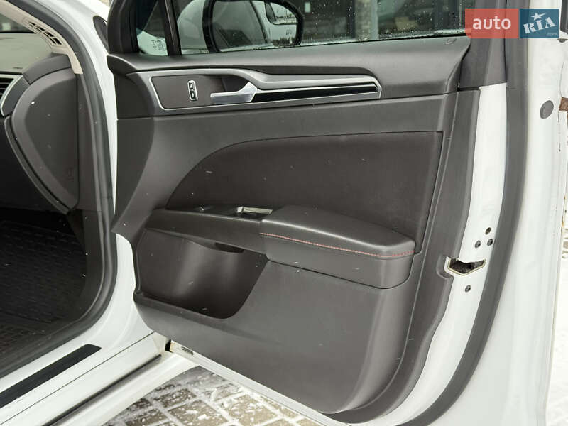 Седан Ford Fusion 2014 в Днепре