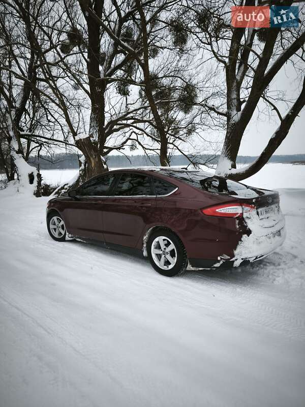 Седан Ford Fusion 2015 в Радомышле