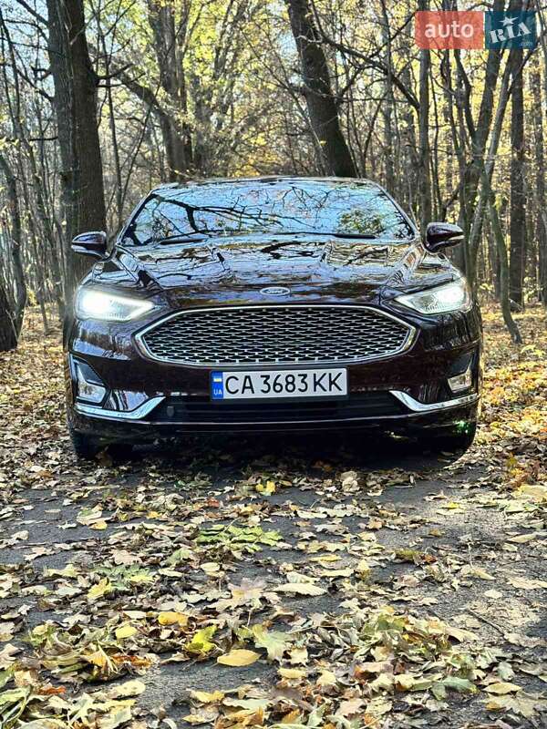 Седан Ford Fusion 2019 в Умани