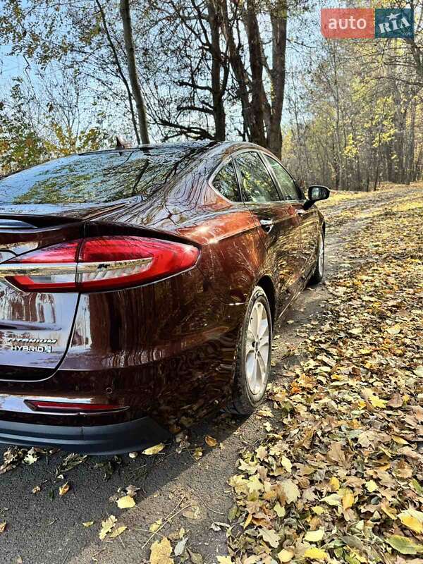 Седан Ford Fusion 2019 в Умани