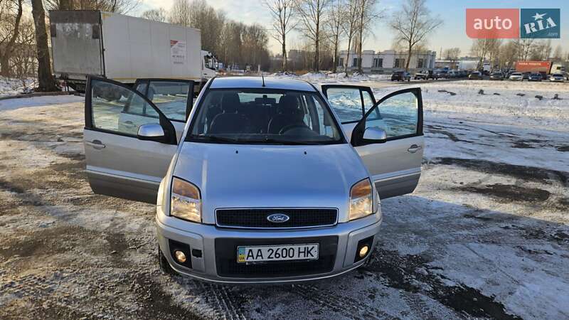 Хэтчбек Ford Fusion 2010 в Киеве