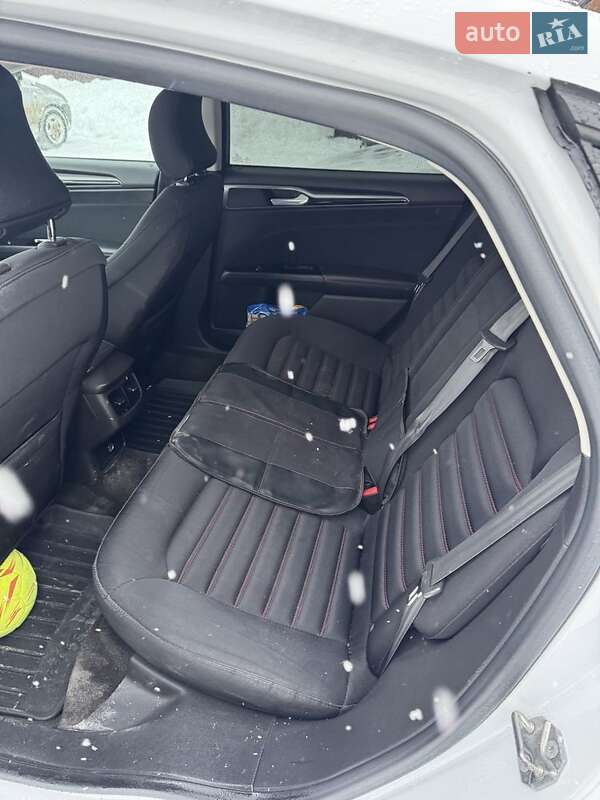 Седан Ford Fusion 2015 в Золочеве