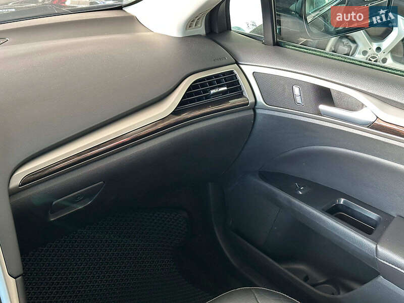 Седан Ford Fusion 2014 в Одесі