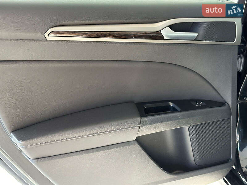 Седан Ford Fusion 2014 в Одесі