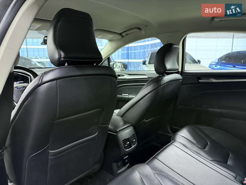 Седан Ford Fusion 2016 в Одесі