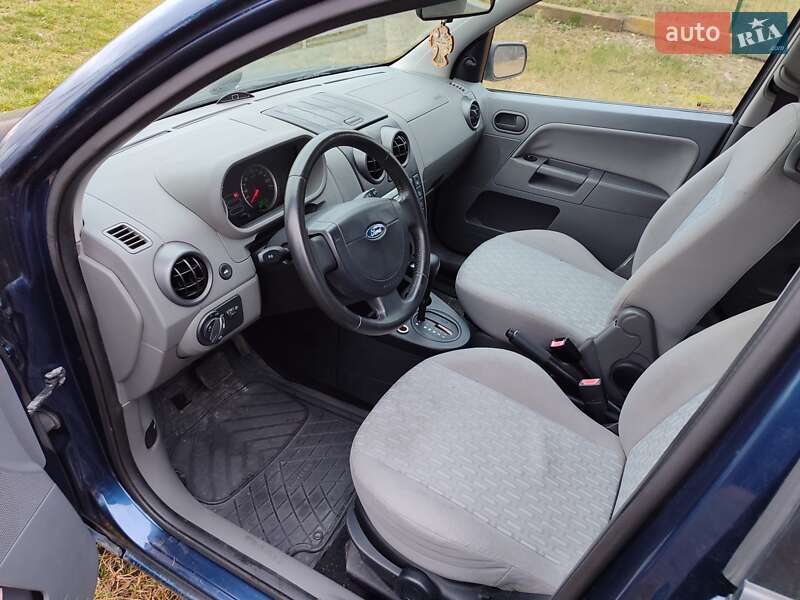 Хэтчбек Ford Fusion 2004 в Золотоноше