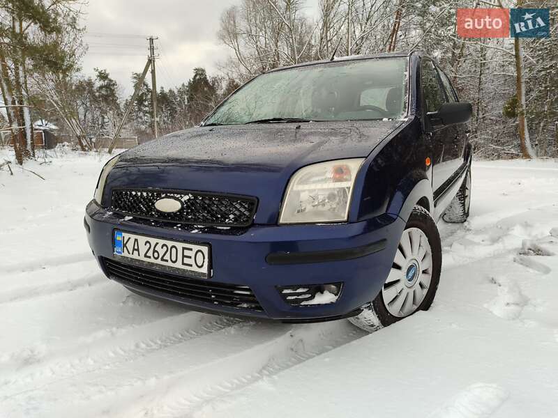 Хэтчбек Ford Fusion 2004 в Золотоноше