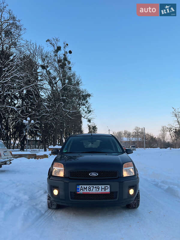 Хетчбек Ford Fusion 2007 в Звягелі