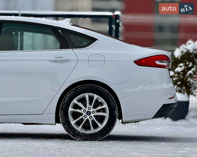 Седан Ford Fusion 2018 в Києві