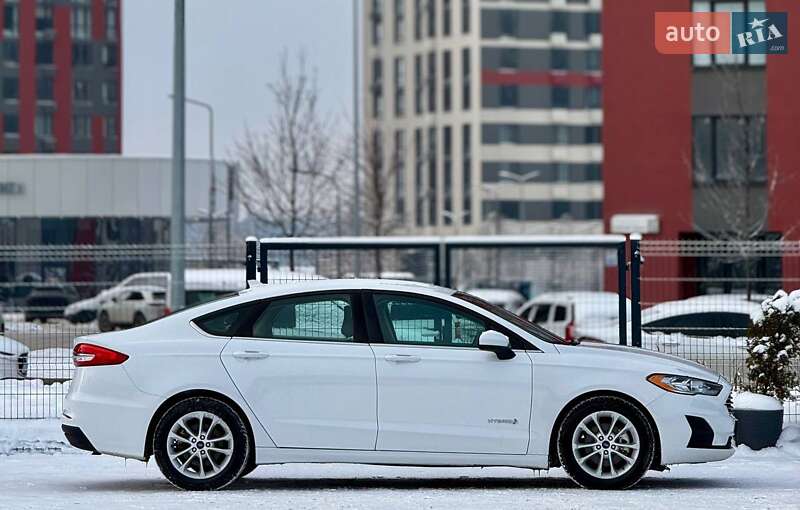 Седан Ford Fusion 2018 в Києві