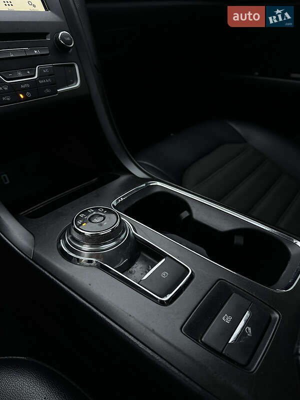 Седан Ford Fusion 2018 в Буче