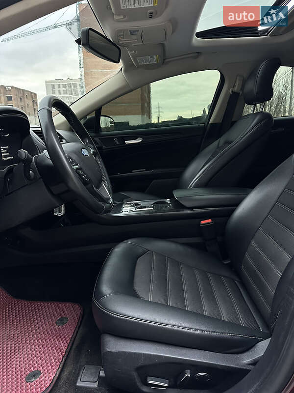 Седан Ford Fusion 2018 в Буче