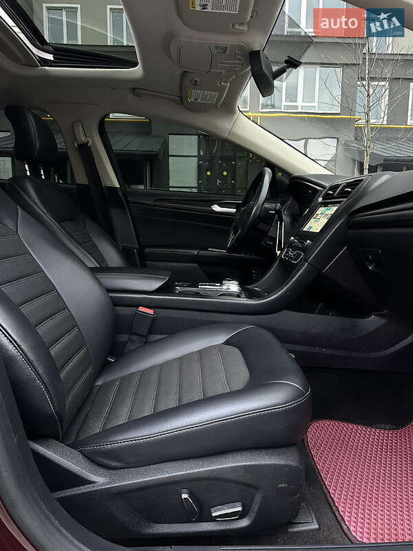 Седан Ford Fusion 2018 в Буче