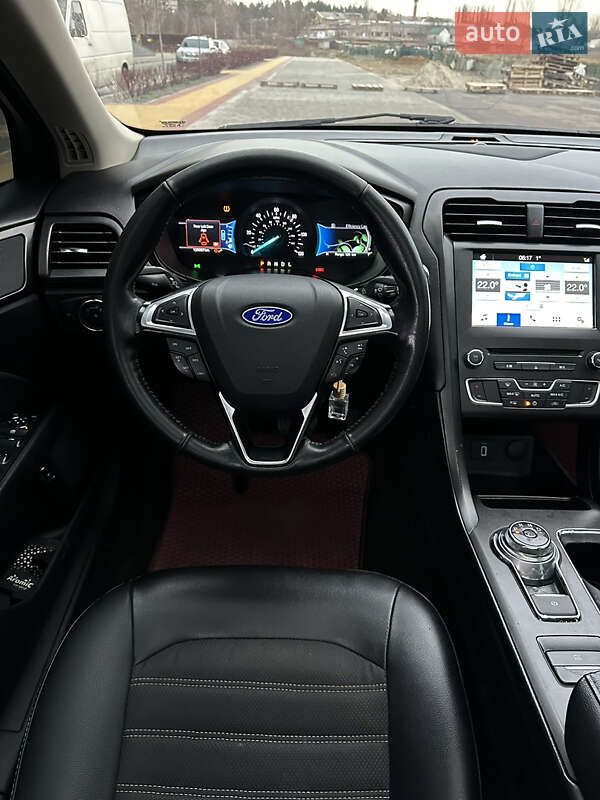 Седан Ford Fusion 2018 в Буче