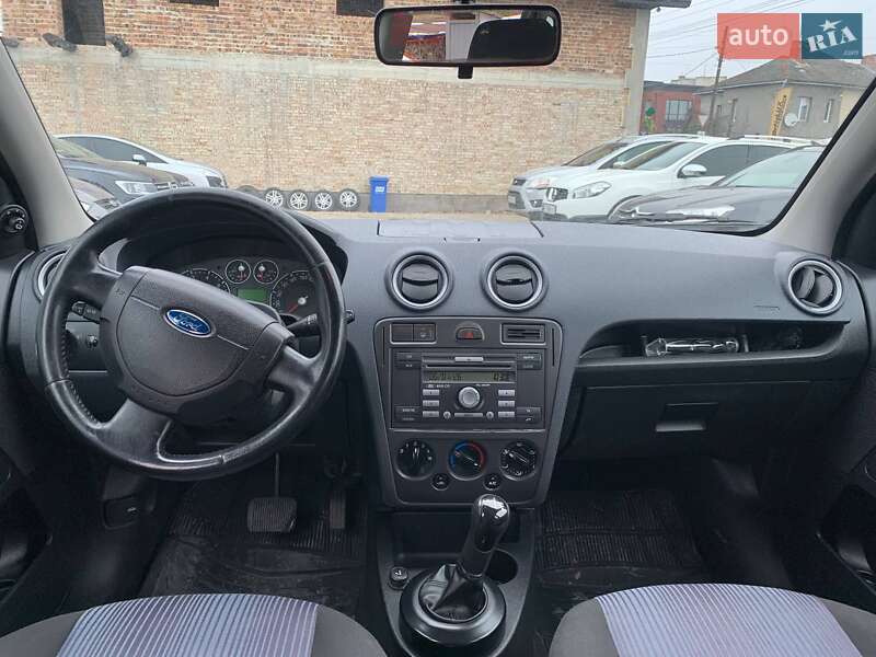 Хэтчбек Ford Fusion 2008 в Коломые