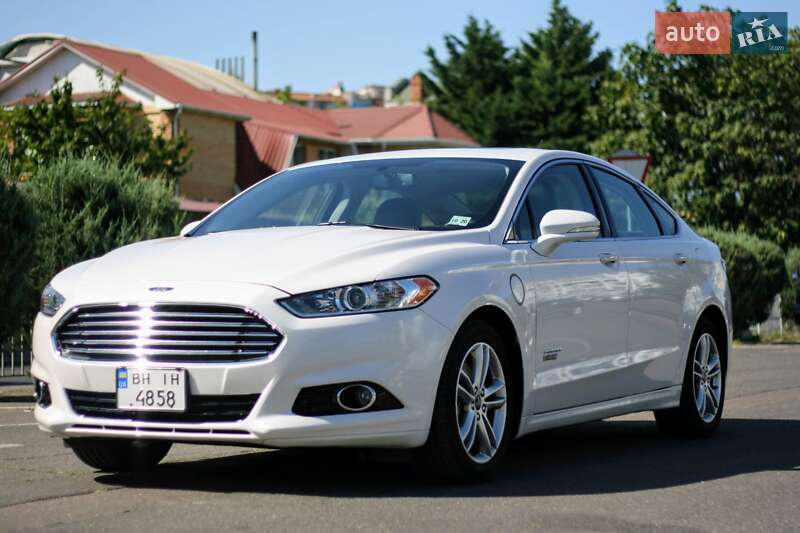 Седан Ford Fusion 2015 в Одесі