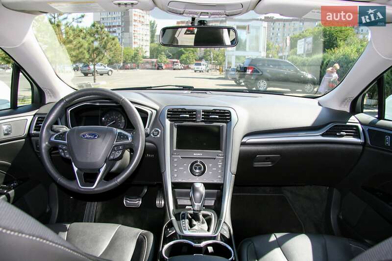 Седан Ford Fusion 2015 в Одесі