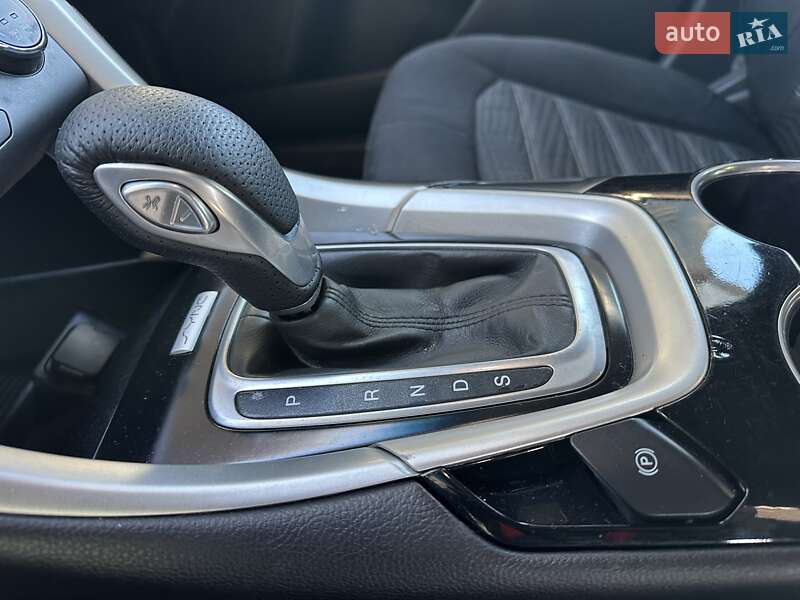 Седан Ford Fusion 2016 в Львові