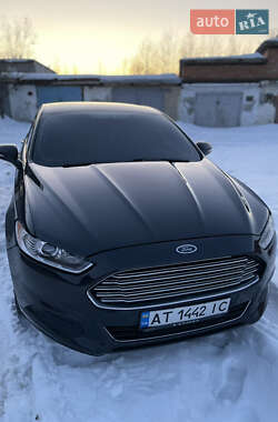 Седан Ford Fusion 2013 в Калуші