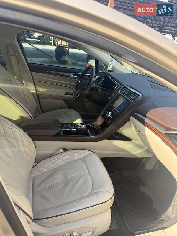 Седан Ford Fusion 2017 в Одесі