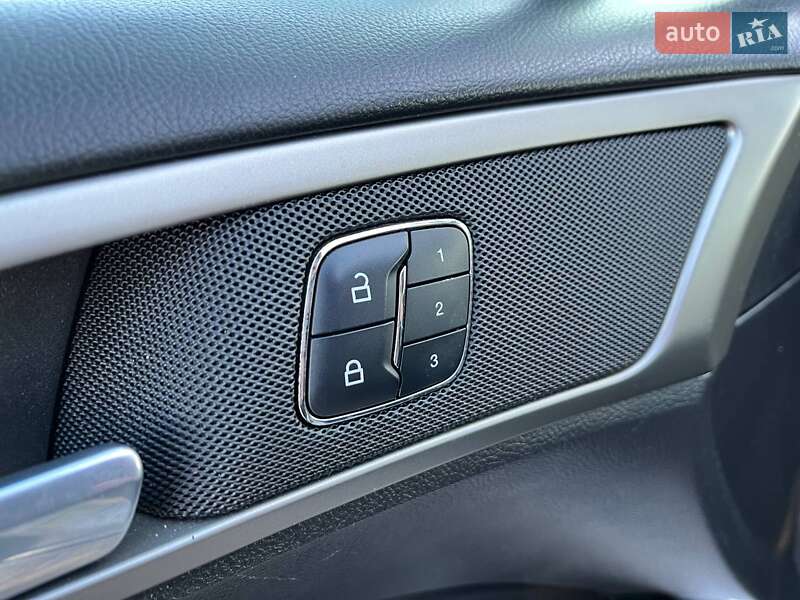 Седан Ford Fusion 2013 в Києві