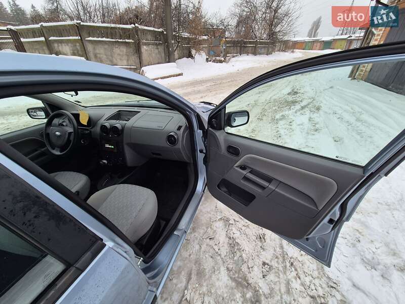 Хэтчбек Ford Fusion 2005 в Виннице