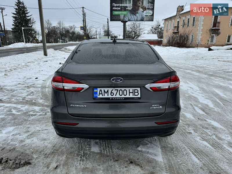 Седан Ford Fusion 2019 в Коростені