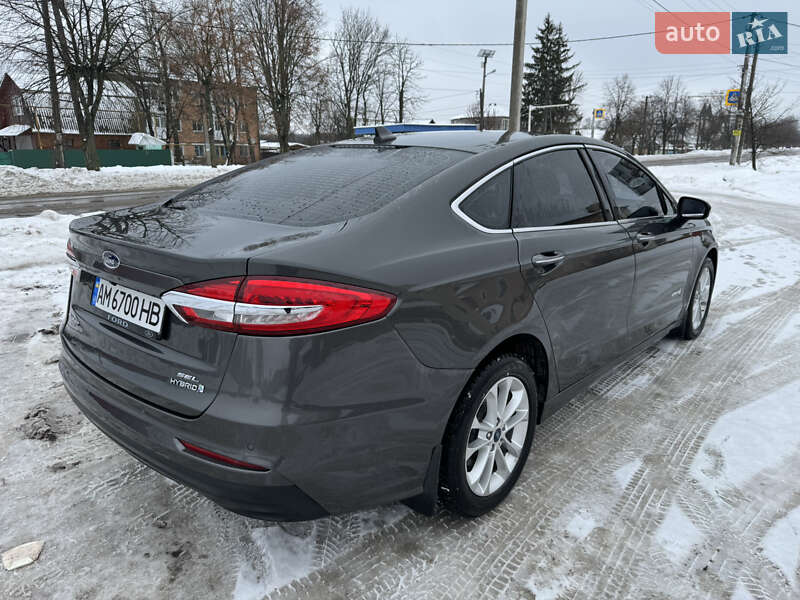 Седан Ford Fusion 2019 в Коростені