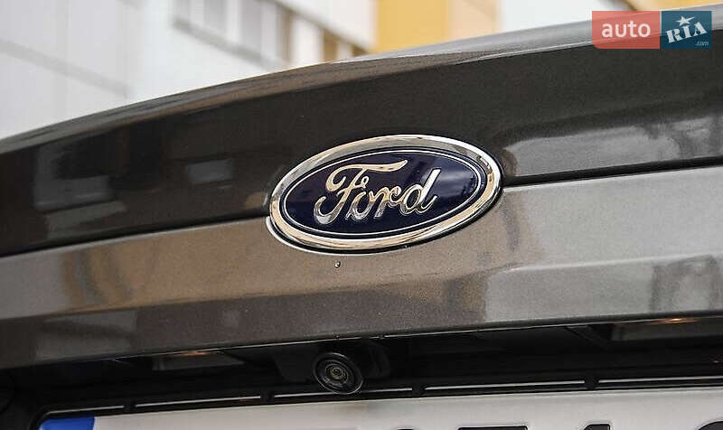 Седан Ford Fusion 2019 в Коростені