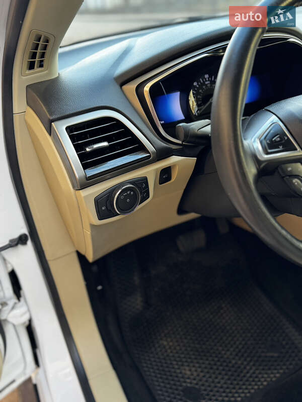 Седан Ford Fusion 2012 в Ізмаїлі