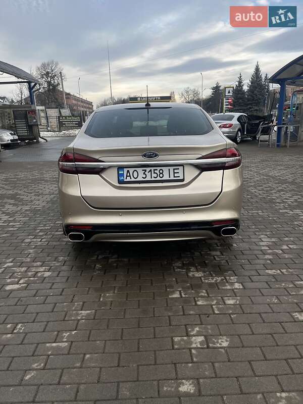 Седан Ford Fusion 2016 в Мукачевому