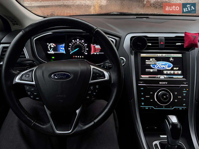 Седан Ford Fusion 2015 в Одесі