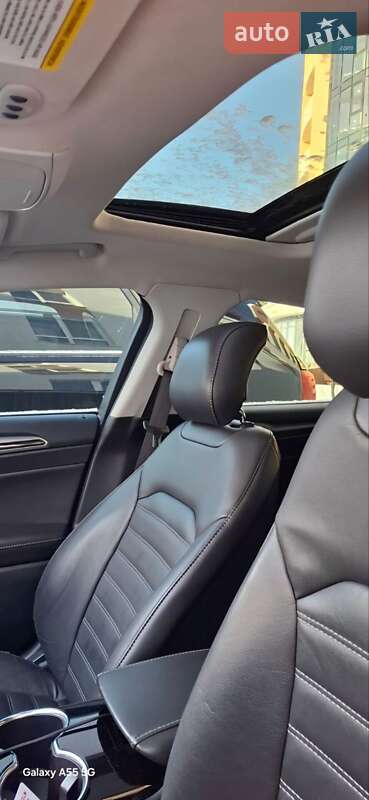 Седан Ford Fusion 2013 в Ровно